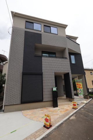《仲介手数料無料》中央区円阿弥７丁目2-13新築一戸建てグランパティオの外観|2026年7月7日 11:30 曇り