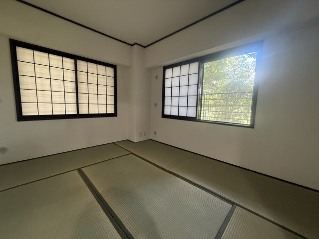 鴨川グランドコーポの和室