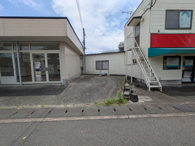 【駐車場】 | 久里店舗 | 3店舗共用駐車場
20260703_久里店舗C号室_撮影