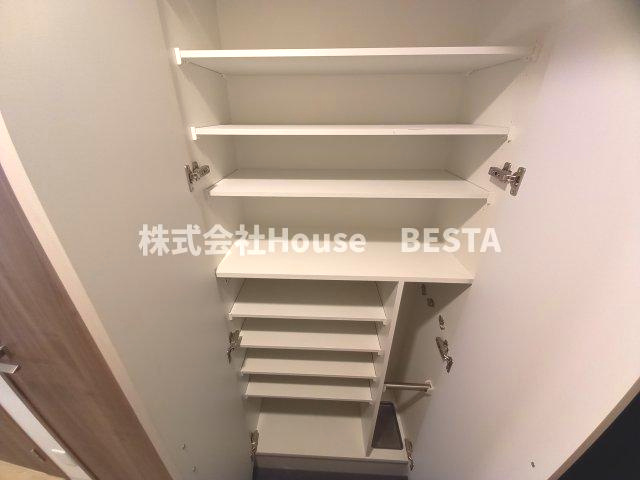 プレサンス新神戸駅前の収納