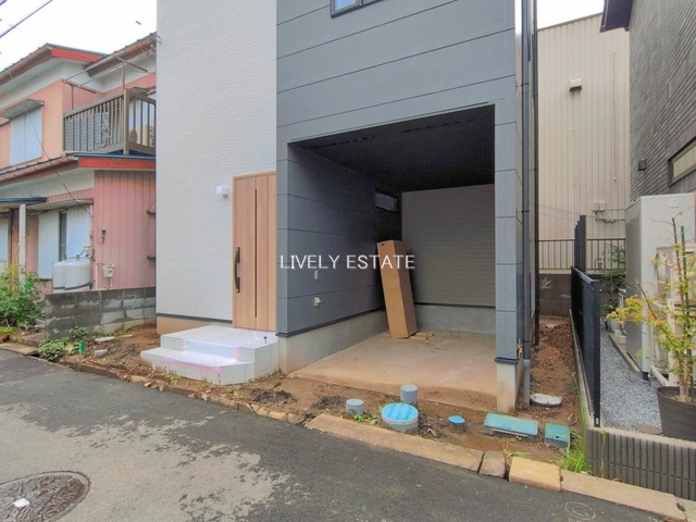 越谷市大字袋山 新築分譲住宅の駐車場