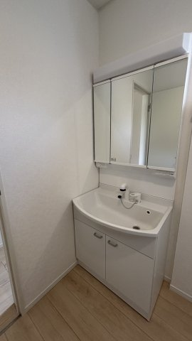 草戸町4丁目　2/1の独立洗面台