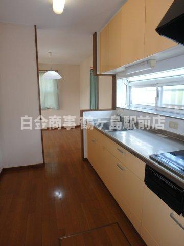 坂戸市中小坂中古戸建のキッチン