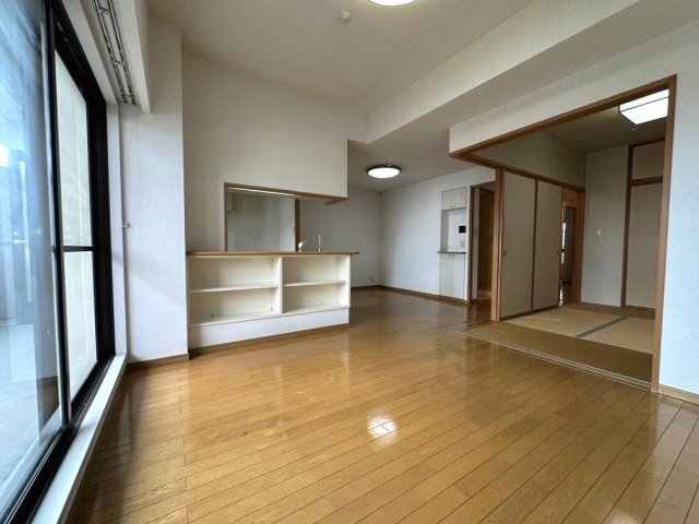 ウィスティリア富士の居間・リビング