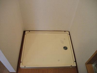 【設備】 | マックスロゼＣ棟 | 洗濯機置き場です