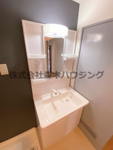 【独立洗面台】 | 　パープルソシア | ※同タイプ別室の写真を使用しています。
部屋によりリフォーム内容が異なります。設備内容や内装色調など相違がある場合は実際のお部屋の現状優先となります。