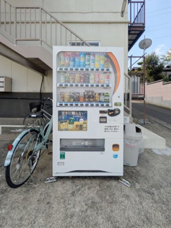 【その他】 | 茨木台マンション | 敷地内に自動販売機があるのは便利ですね