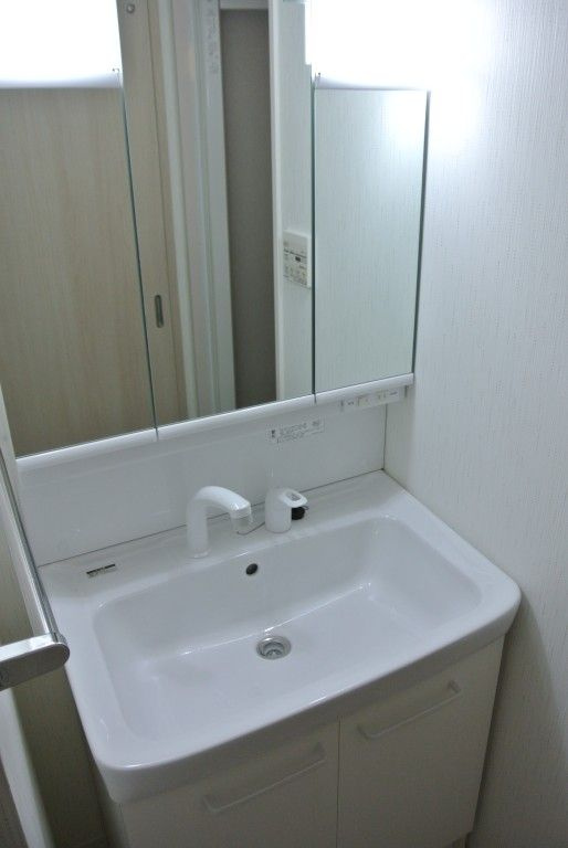 アンファンテーヌの独立洗面台