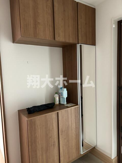 大師前貸家の玄関
