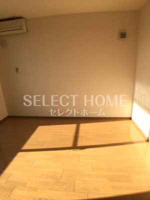  | ティアラ | 
