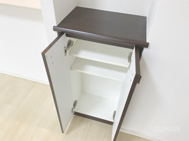 ポレスター大宮桜木町の収納|収納できる電話台です！