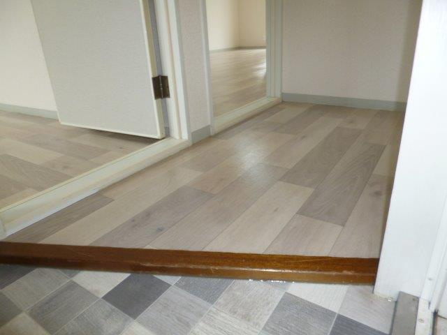 楠小路Ｂの玄関