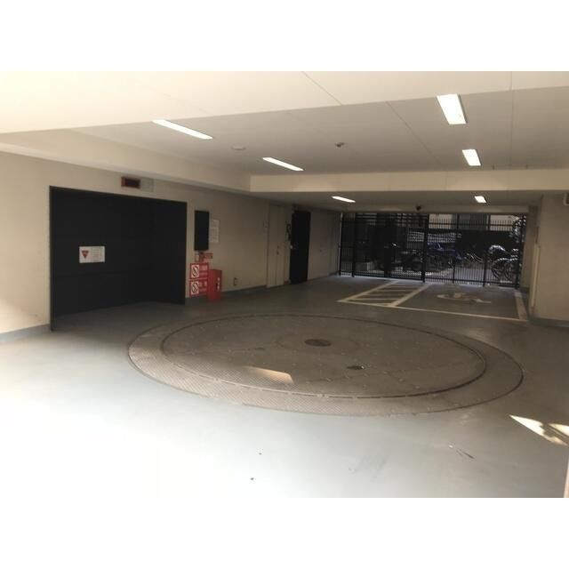 メトロステージ上野の駐車場
