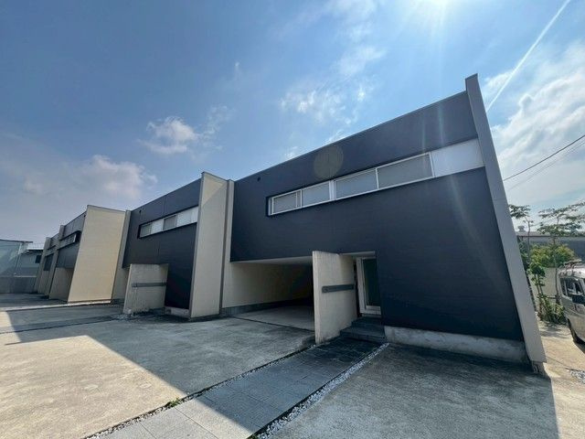ＰＡＳＳＡＧＥ　ＲＥＰＯＳＥＲの駐車場