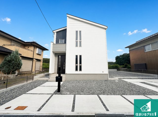 小野市垂井町　第5期　新築一戸建てのトイレ|シンプルなトイレは落ち着く空間！お手入れも簡単です！