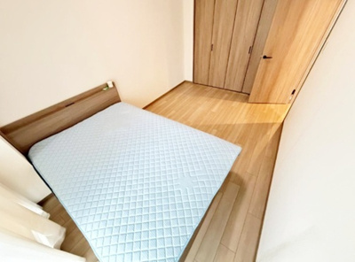 【寝室】 | RICイーストコート4番街5番館 | 6.9帖の洋室は収納付き