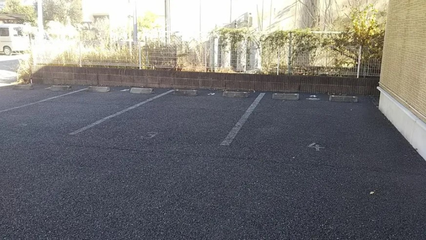 レオパレスハヅキ木更津の駐車場