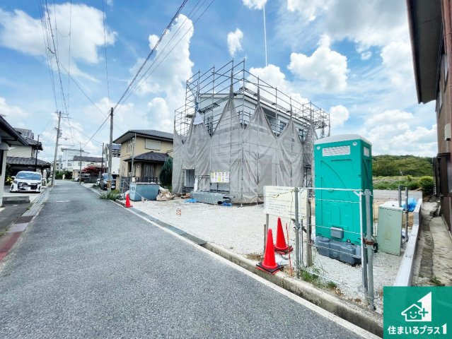 小野市垂井町　第5期　新築一戸建ての前面道路含む現地写真|周辺は落ち着いた街並みの住宅地！子育てがしやすい住環境です！まだ未完成ですが、現地でしかわからない事もございます。是非一度ご覧ください。