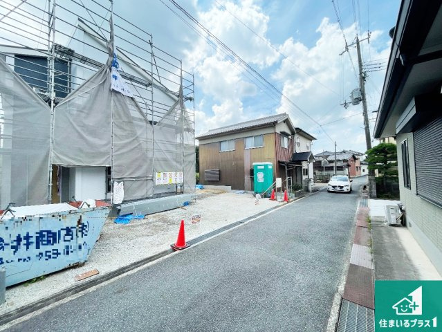 小野市垂井町　第5期　新築一戸建ての前面道路含む現地写真|周辺は落ち着いた街並みの住宅地！子育てがしやすい住環境です！まだ未完成ですが、現地でしかわからない事もございます。是非一度ご覧ください。
