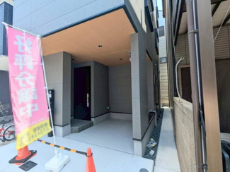 【エントランス】 | 香ヶ丘町１丁　新築一戸建 | ◆周辺にはスーパーや薬局など、商業施設がそろっていますよ！とても住みやすい環境です◆