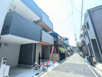 【前面道路含む現地写真】 | 香ヶ丘町１丁　新築一戸建 | 食鮮館アプロ堺香ヶ丘店まで徒歩２分