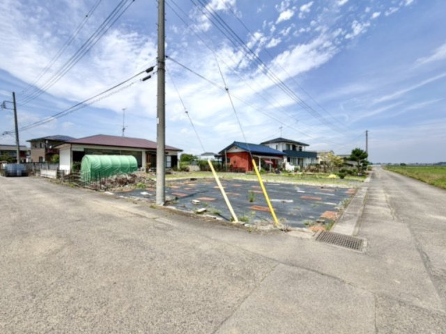 【中古戸建】羽生市大字上新郷の外観|■外観｜三方角地のため開放的な立地で、日当たりも良好です♪