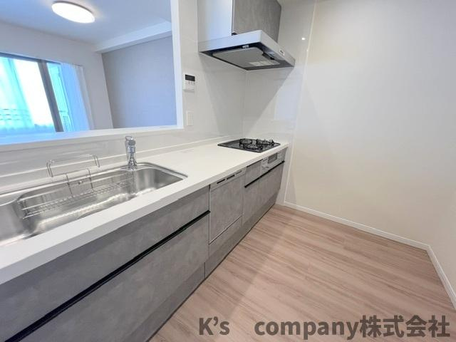 茅ヶ崎市十間坂3丁目　グレイス湘南茅ヶ崎のキッチン|キッチンスペース◇後方には冷蔵庫と食器棚スペースが確保されています◇