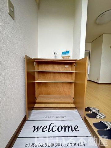 メゾン西林の玄関
