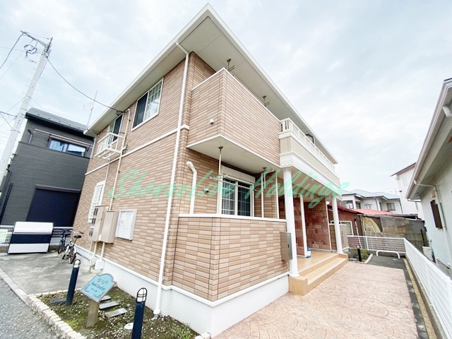 鎌倉市腰越４丁目のアパートの外観