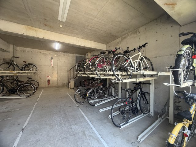 嵯峨クレセーヌ神戸西の駐輪場