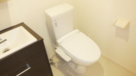 リブリ・船橋のトイレ|ウォッシュレットタイプのトイレです