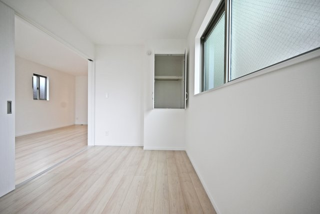 ハートフルタウン大庄北5丁目新築一戸建て│3LDK+駐車1台可の洋室|2階洋室（5.18帖）
