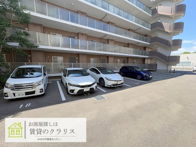 ニックレジデンス京都の駐車場