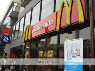 マクドナルドまで2238m