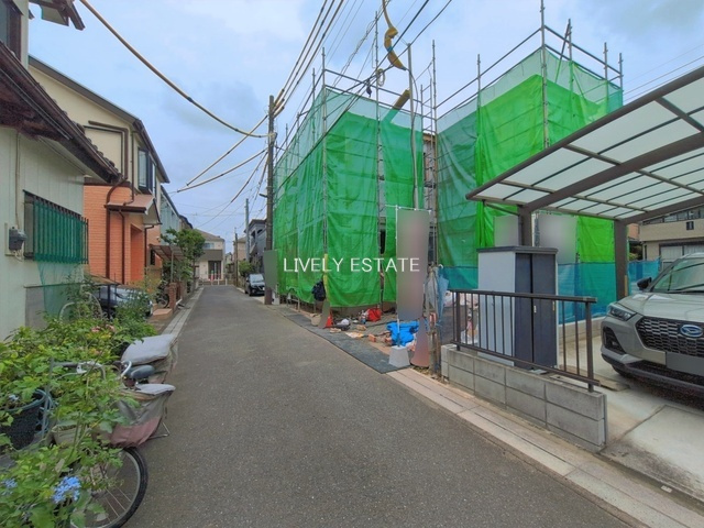 草加市氷川町 新築分譲住宅の前面道路含む現地写真