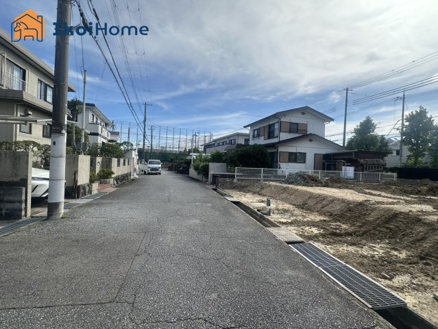 神戸市西区春日台2丁目　2期1号棟　新築戸建の前面道路含む現地写真|交通量が少ないので静かです。小さなお子様がいるご家庭はご安心できると思います。