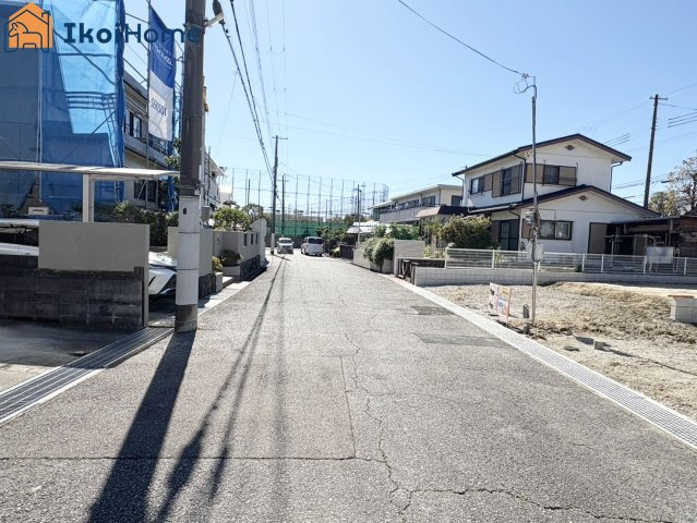 神戸市西区春日台2丁目　2期1号棟　新築戸建の前面道路含む現地写真|●年中無休：当日予約可●前面道路は幅員約6.5ｍ、交通量少なく小さなお子様でも安心の住環境です。
