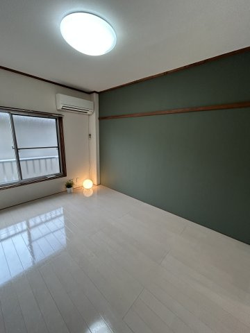 コーポクラモチの居間・リビング|ゆったり過ごせる居間です　※画像は101号室のものです