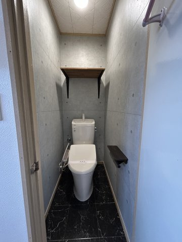 コーポクラモチのトイレ|温水洗浄便座新設予定　※画像は101号室のものです