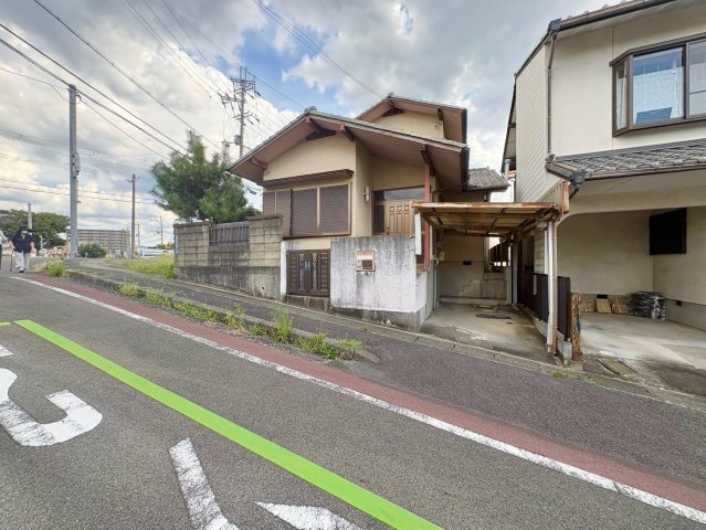 草津市南笠東3丁目　建築条件無し売土地の前面道路含む現地写真