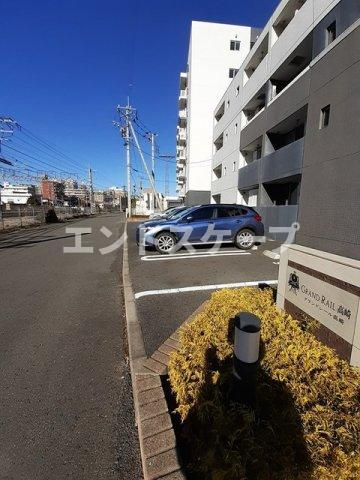 グランドレール高崎の駐車場|高崎、前橋のお部屋探しはエンドスケープまで！お客様の理想お聞かせ下さい♪