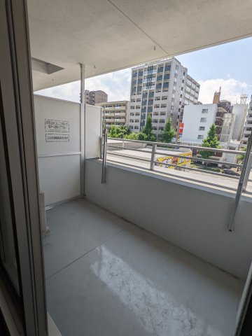 サンシティ博多　堅粕小学校区のバルコニー|サンシティ博多