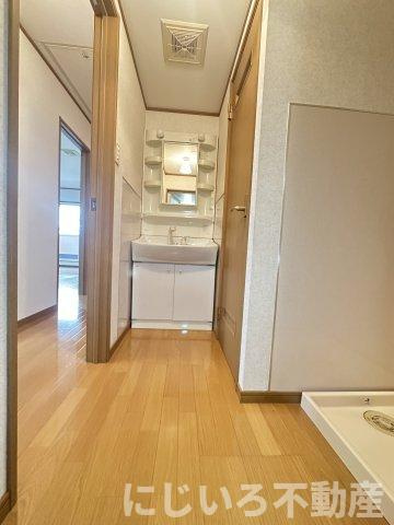 ハーブメゾン多田Bの玄関