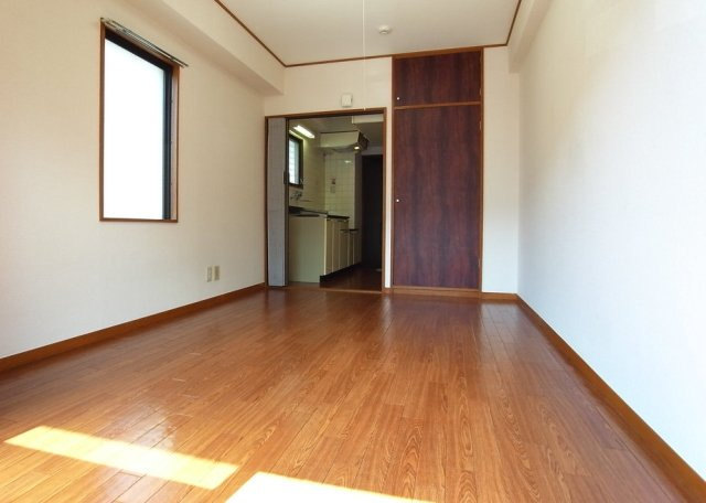 アーク境南町の洋室