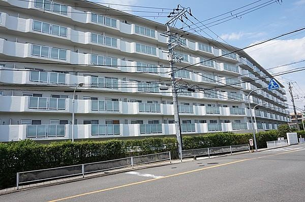 豊中メゾン桃山台2号棟の外観