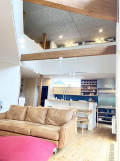 【居間・リビング】 | 手稲区稲穂4条5丁目　中古戸建 | どこにいても家族のお顔が確認できるリビングスペース♪