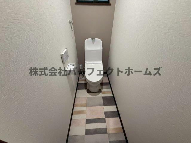 須山町戸建　賃貸のトイレ|ゆったりとした空間のトイレです