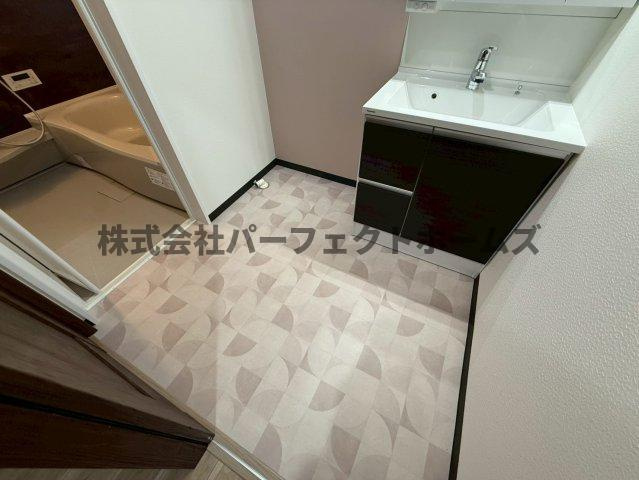 須山町戸建　賃貸の洗面所|スペースが確保できる洗面所です