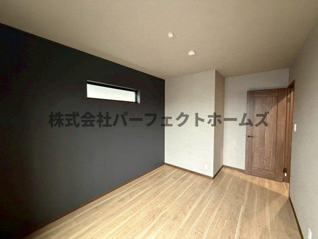 須山町戸建　賃貸の内装|明るい室内です