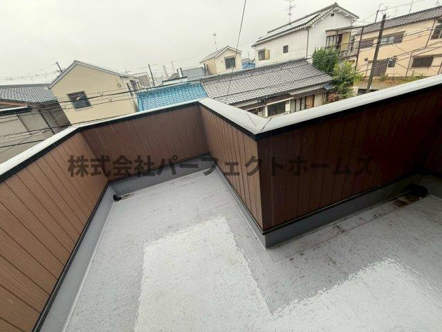 須山町戸建　賃貸のバルコニー|暖かな日差しのふりそそぐバルコニー